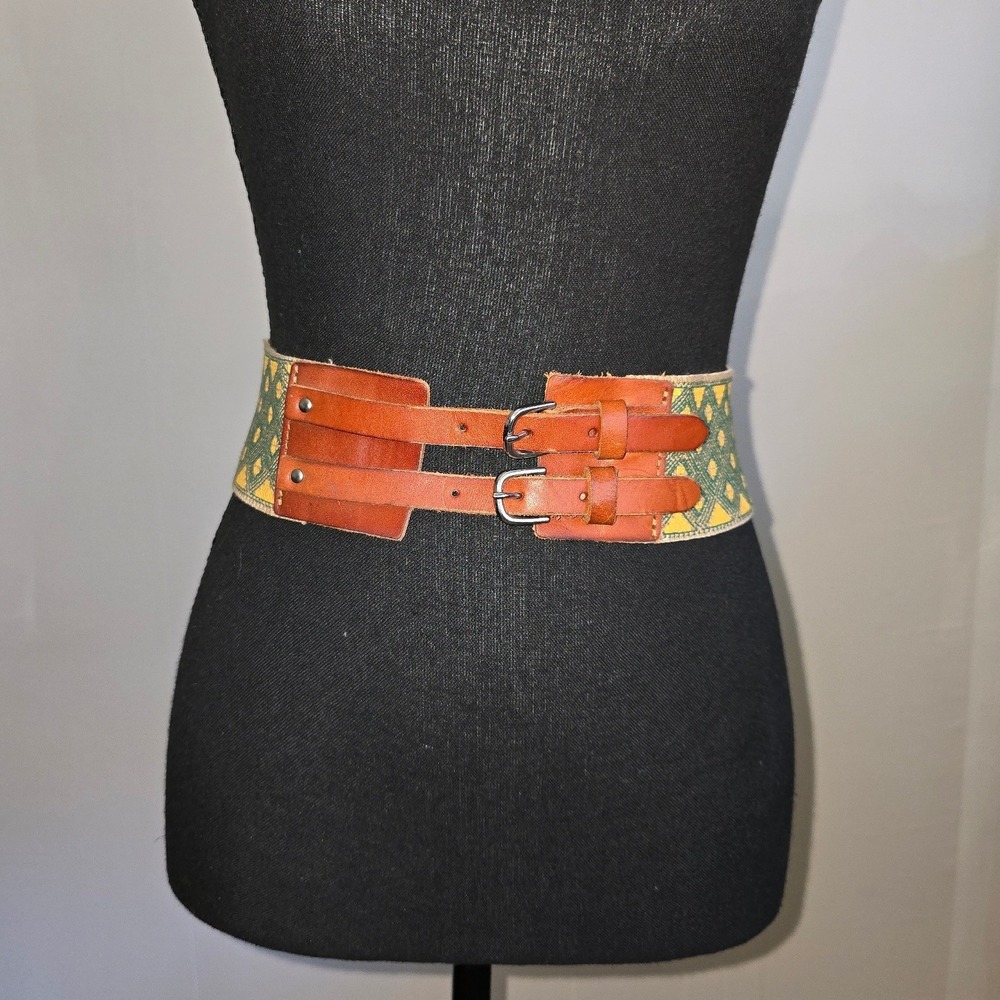 Anthropologie Linea Pelle Wide Stretch Waist Belt Leather Buckle Green 
Yellow L